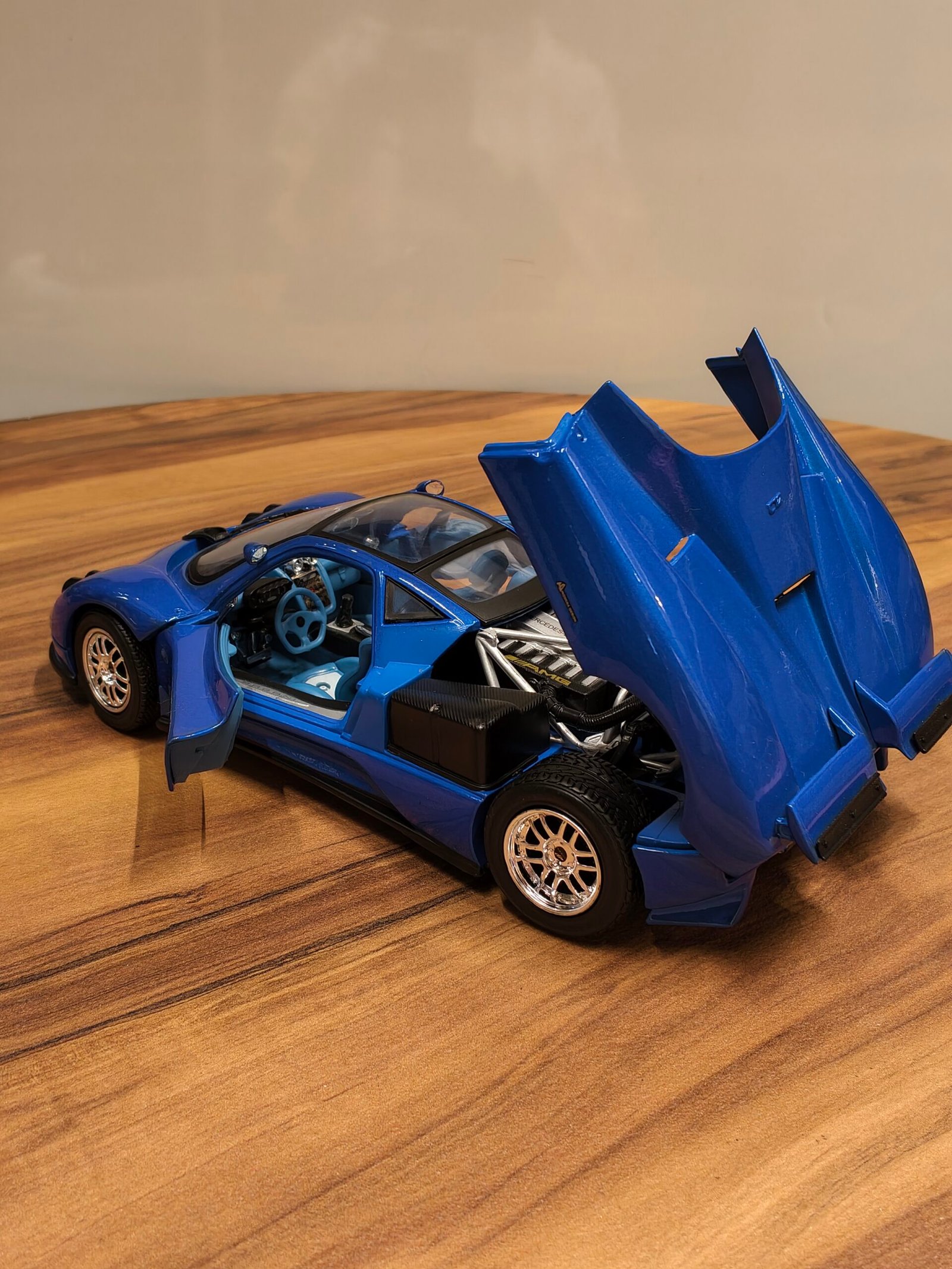 Pagani Zonda C12 (Blue) Scale 1/18 - Image 3