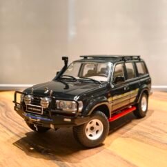 Toyota Land Cruiser Model Kengfai Black Scale 1/18