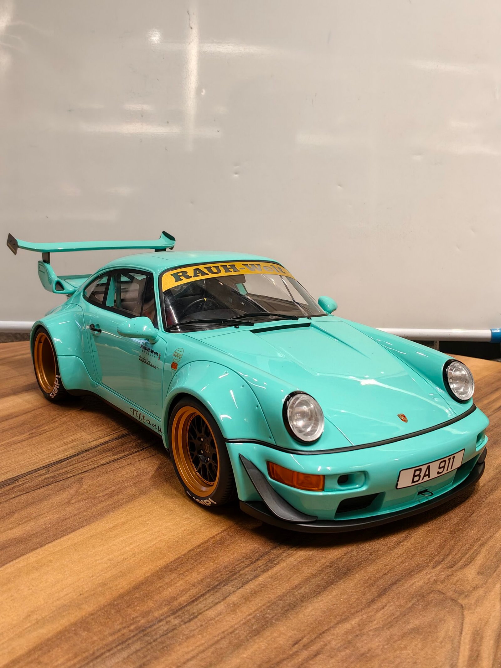 Porsche GT951 RWB 1/12 Tiffany - Image 2
