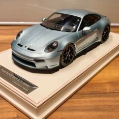 Porsche 911 S/T (992) (Ice Blue/Black ) Scale 1/18