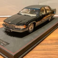 Cadillac Fleetwood 1:18 Black