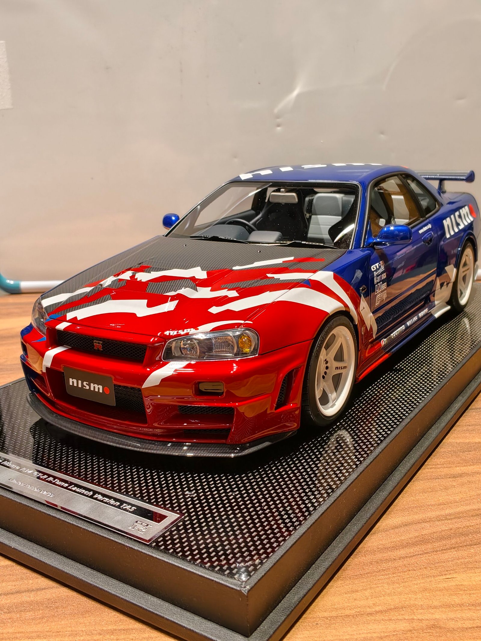 Nissan Skyline GT-R 34 Z-Tune 1:12 Blue