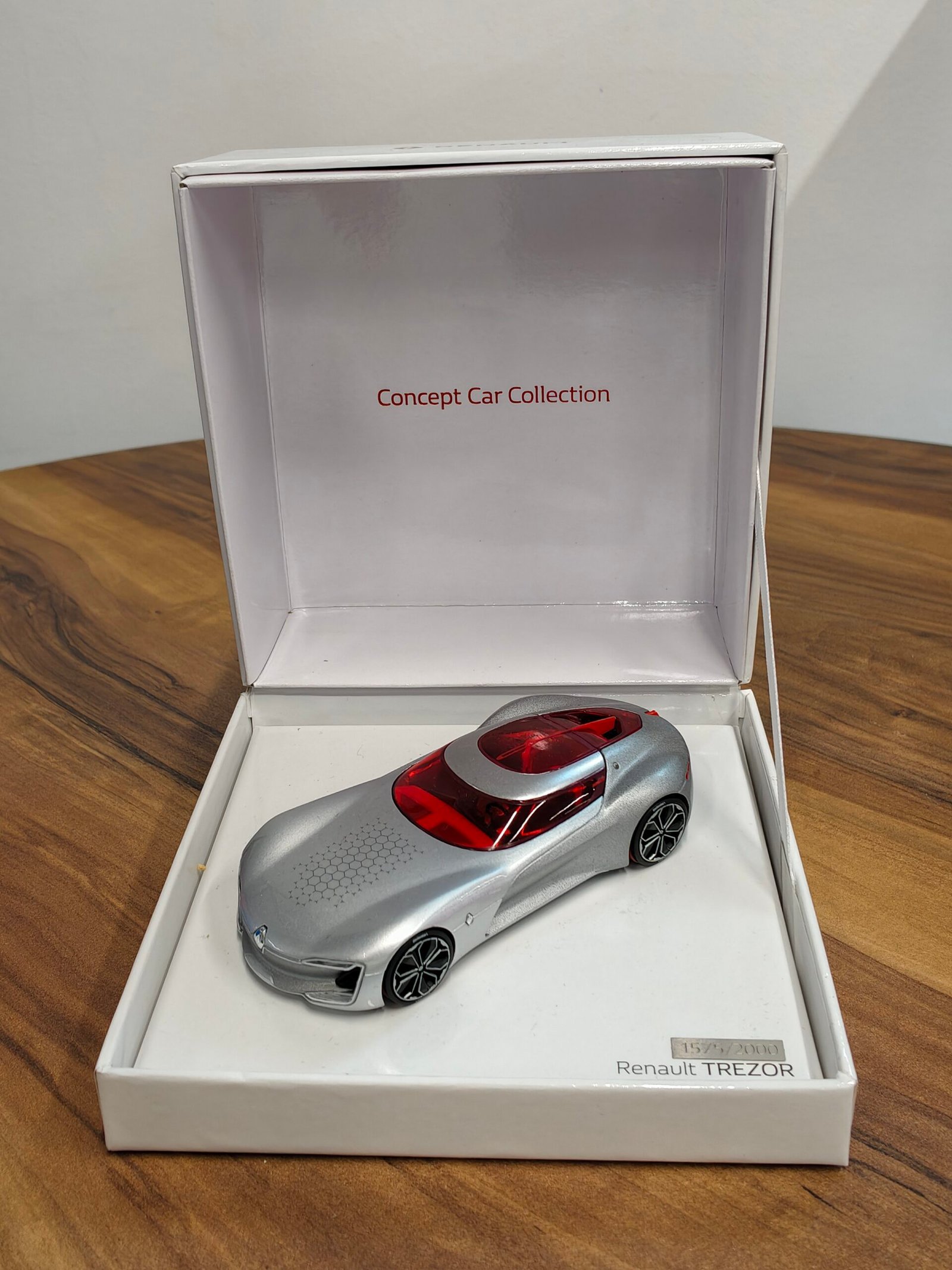 Renault Trezor Silver Scale 1:43 Renault Trezor Silver Scale 1:43 - Image 3