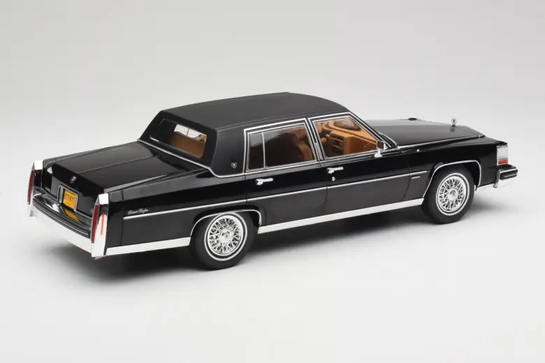 Cadillac Fleetwood Brougham ( Black) Scale 1/18 Cadillac Fleetwood Brougham ( Black) Scale 1/18 - Image 5