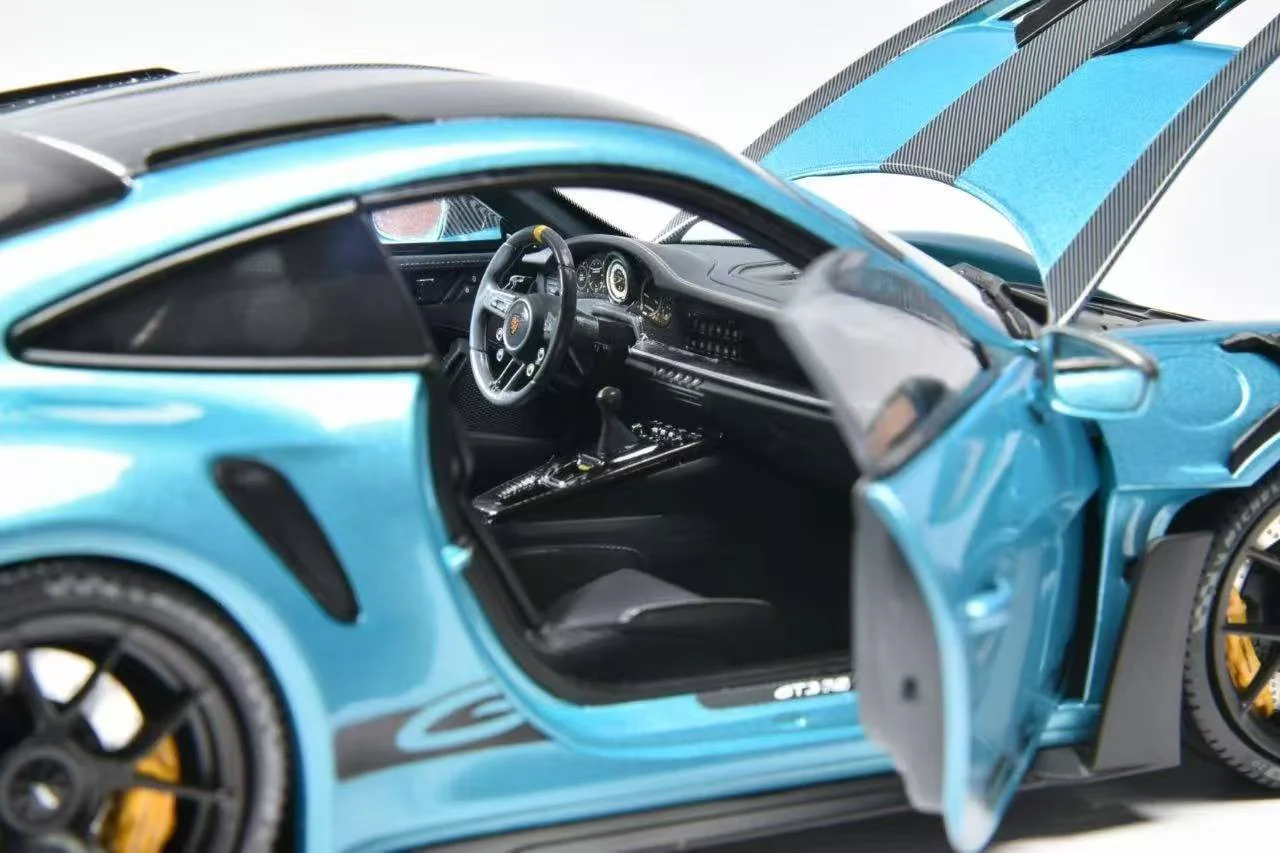 Porsche 911 (992) GT3 RS (Ipanema Metallic Blue) Diecast Car Model Exclusive Scale 1/18 Minichamps Porsche 911 (992) GT3 RS (Ipanema Metallic Blue) Diecast Car Model Exclusive Scale 1/18 Minichamps - Image 4