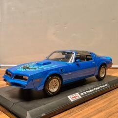 1978 Pontiac Firebird Trans Am 1/18 Blue