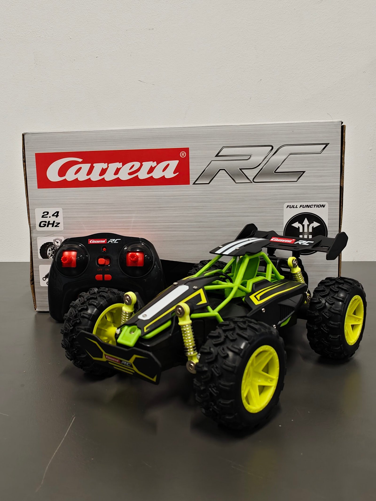 Carrera 2.4 GHz Lime Buggy Carrera 2.4 GHz Lime Buggy