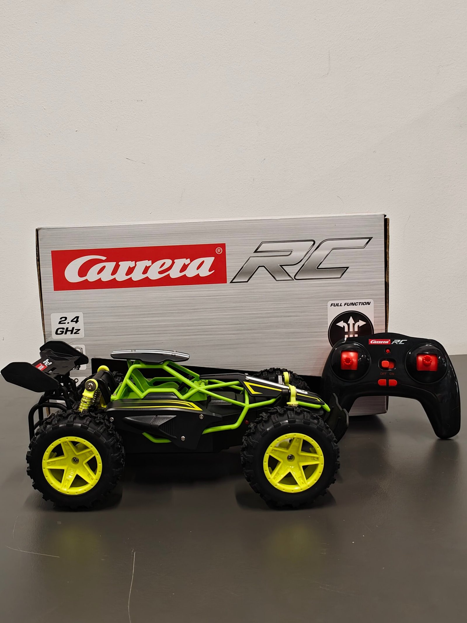 Carrera 2.4 GHz Lime Buggy Carrera 2.4 GHz Lime Buggy - Image 2