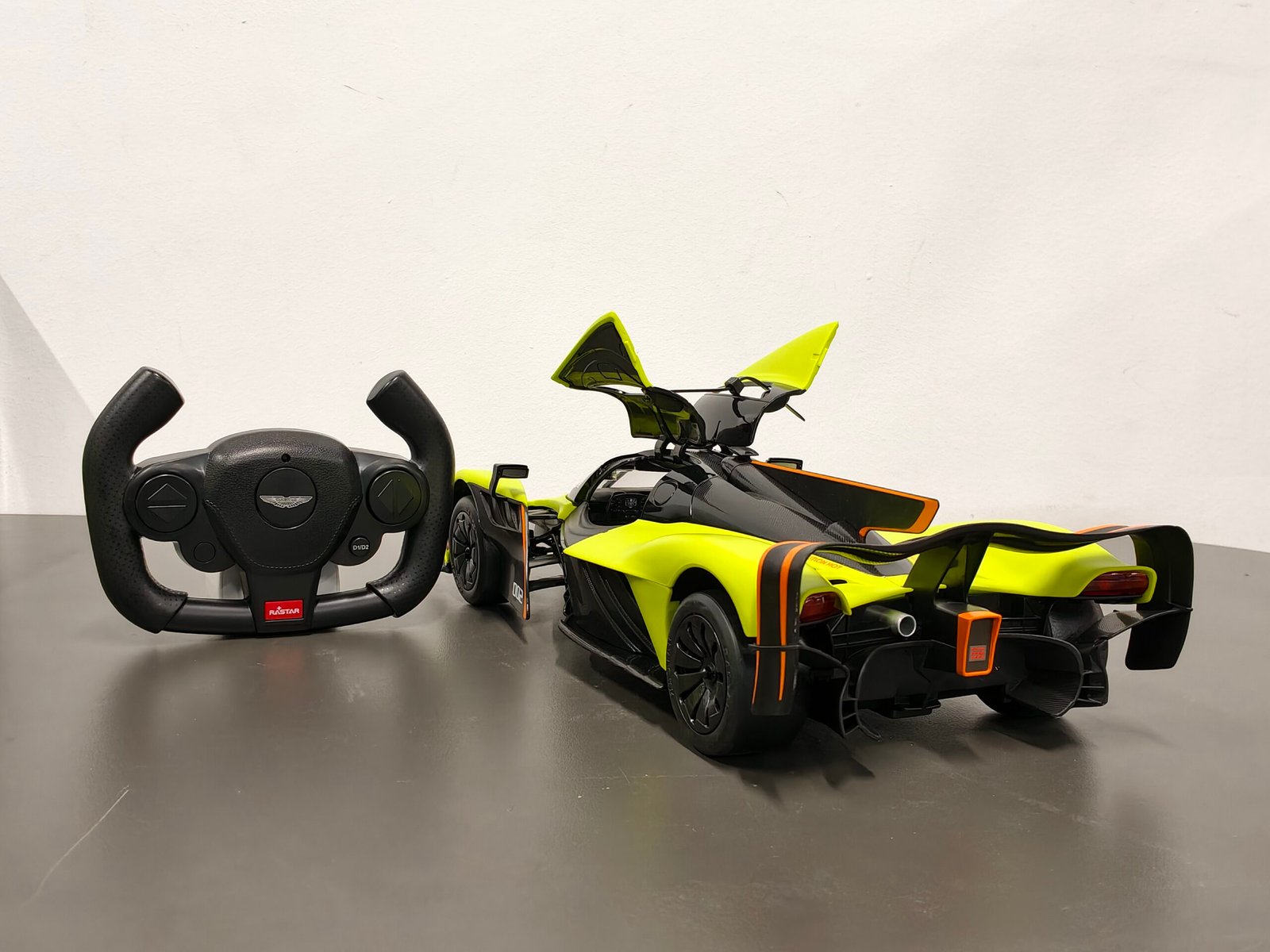 RASTAR 1:14 ASTON MARTIN VALKYRIE AMR PRO RASTAR 1:14 ASTON MARTIN VALKYRIE AMR PRO - Image 3