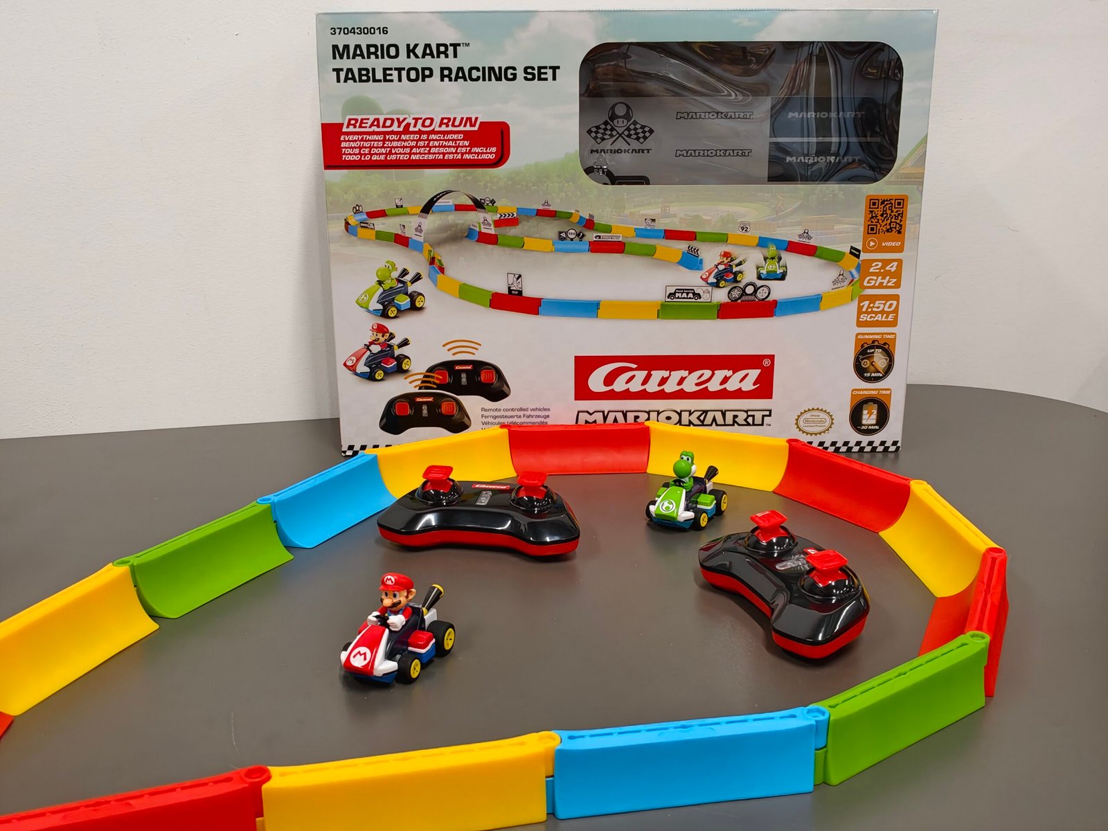 Carrera Mario Kart RC Tabletop Set (Mario vs Yoshi) Carrera Mario Kart RC Tabletop Set (Mario vs Yoshi)