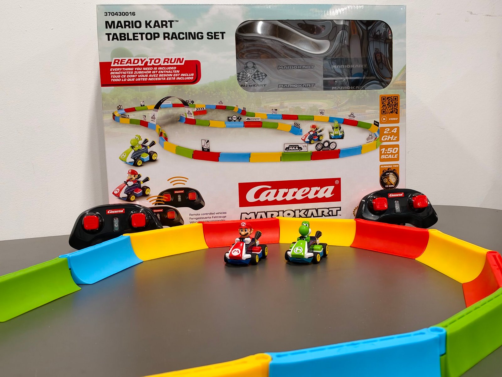Carrera Mario Kart RC Tabletop Set (Mario vs Yoshi) Carrera Mario Kart RC Tabletop Set (Mario vs Yoshi) - Image 2