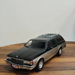Chevrolet Caprice Estate Wagoon 1985 Black Silver 1/18