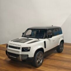 Land Rover Defender 9110 P400X 2021 White GT554 - 1/12