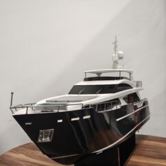 Princess Superyachts 30M (white Black)