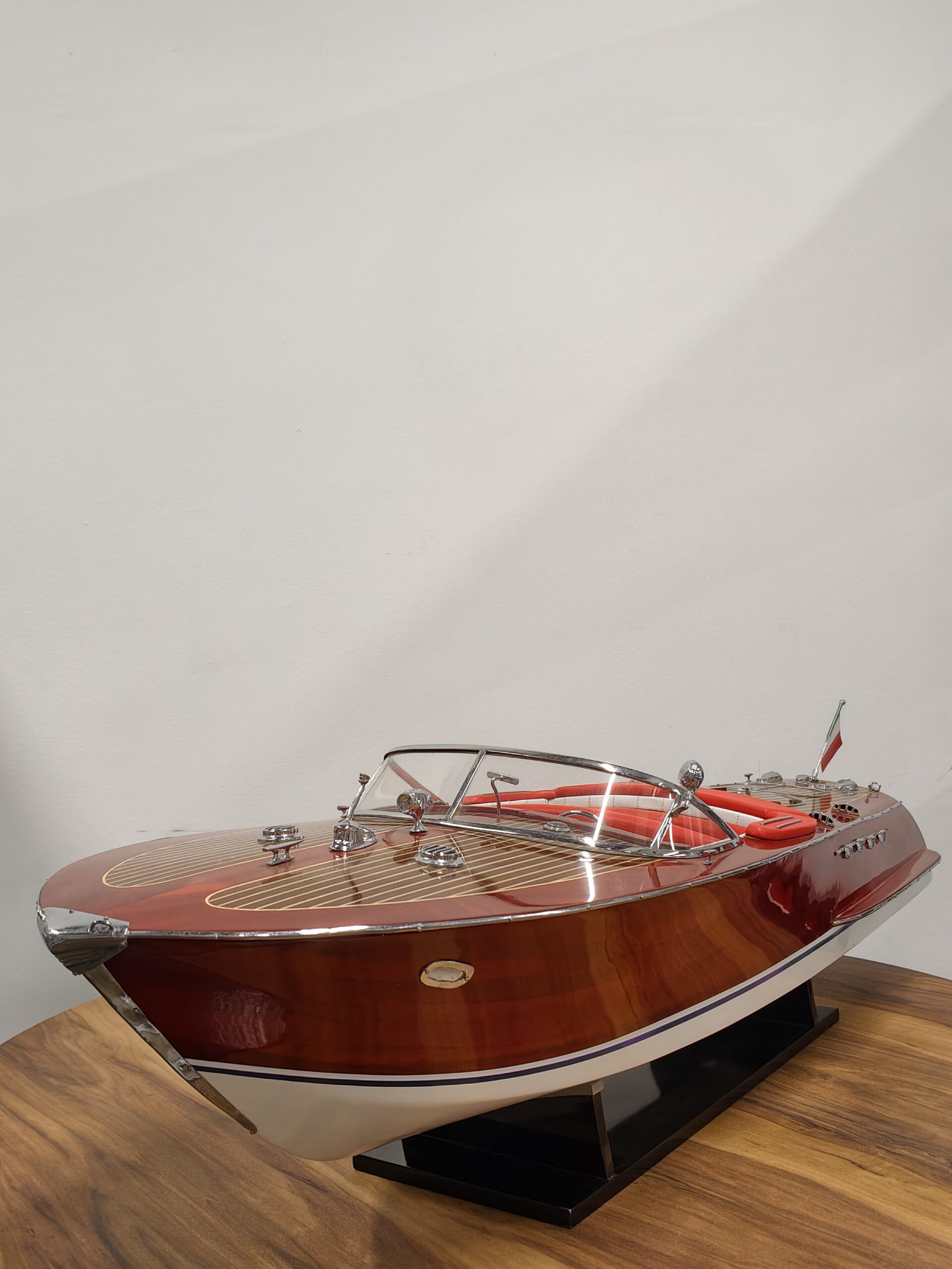 RIVA TRITONE YACHT SB0021P-N RIVA TRITONE YACHT SB0021P-N