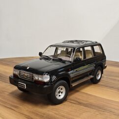 Home Toyota Land Cruiser Model Kengfai Black Scale 1/18