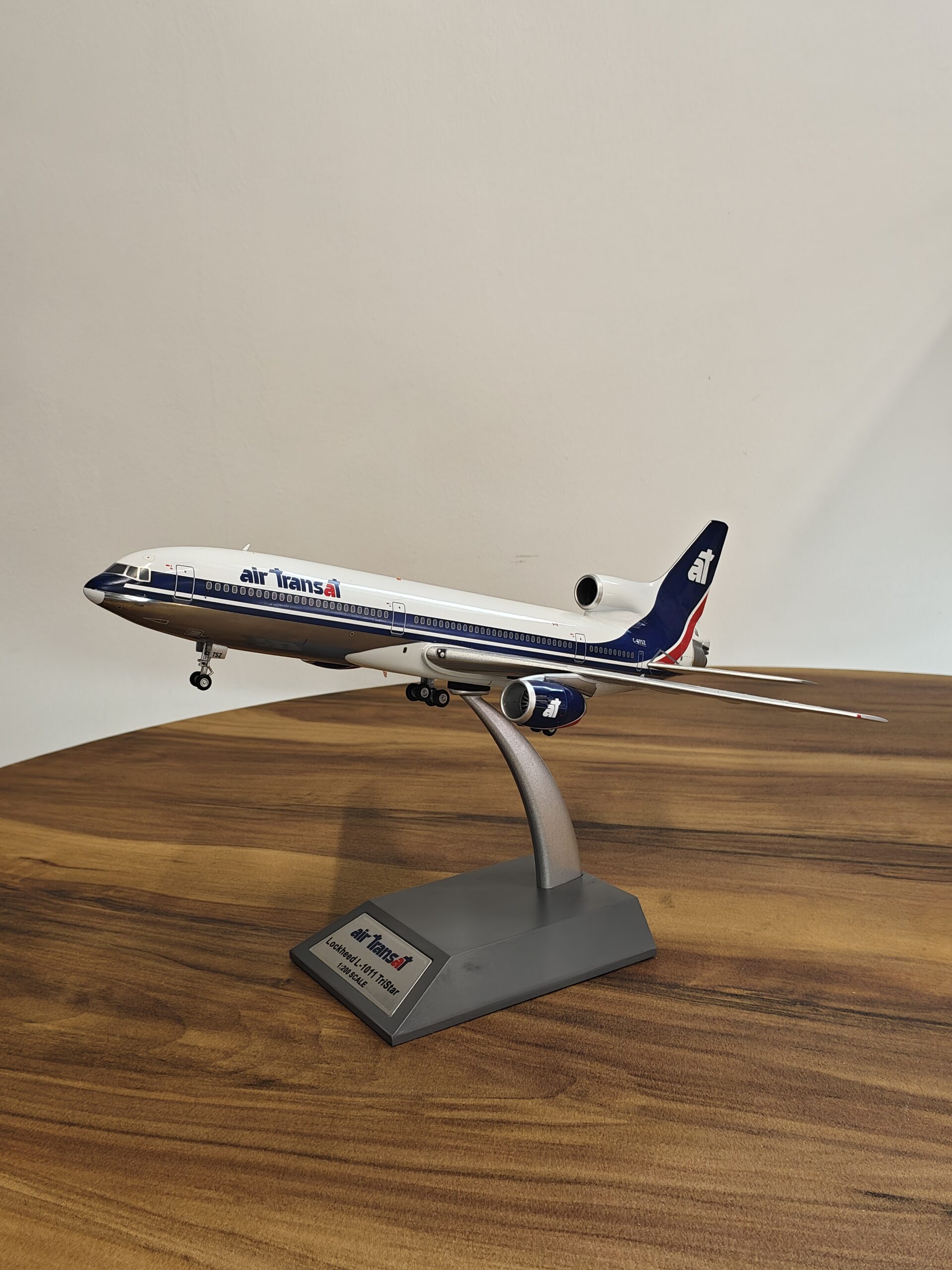 Lockheed L-1011-385-1 TriStar Air Transat C-GTSZ 1:200 Lockheed L-1011-385-1 TriStar Air Transat C-GTSZ 1:200 - Image 3
