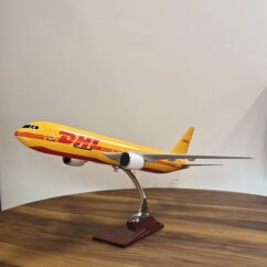 B767 DHL
